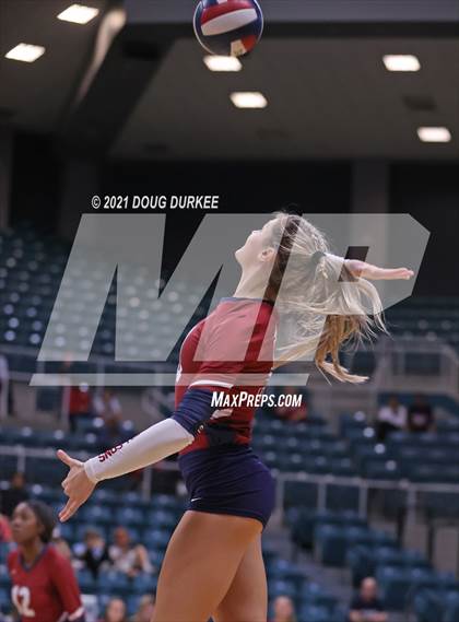 Thumbnail 2 in Stratford vs Tompkins (UIL 6A Area Playoff) photogallery.