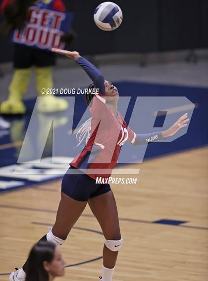 Thumbnail 2 in Stratford vs Tompkins (UIL 6A Area Playoff) photogallery.