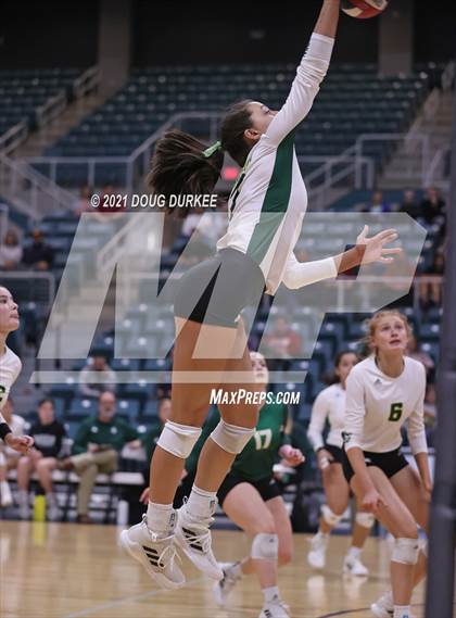 Thumbnail 3 in Stratford vs Tompkins (UIL 6A Area Playoff) photogallery.