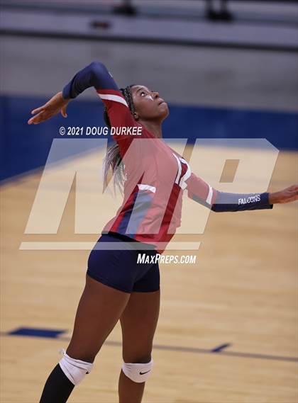 Thumbnail 3 in Stratford vs Tompkins (UIL 6A Area Playoff) photogallery.