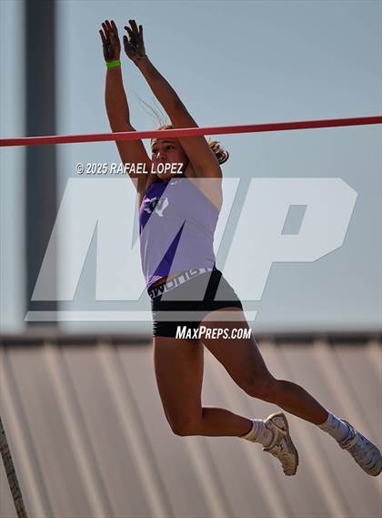 Thumbnail 2 in UIL 6A Track & Field Area 13&14 (Pole Vault) photogallery.