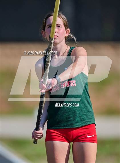 Thumbnail 2 in UIL 6A Track & Field Area 13&14 (Pole Vault) photogallery.