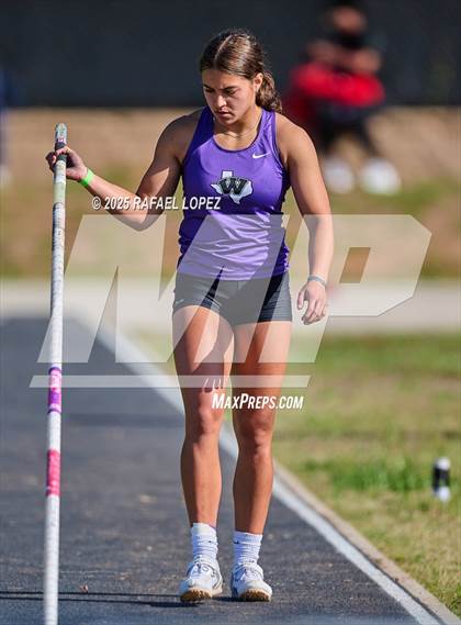 Thumbnail 2 in UIL 6A Track & Field Area 13&14 (Pole Vault) photogallery.