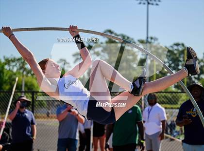 Thumbnail 2 in UIL 6A Track & Field Area 13&14 (Pole Vault) photogallery.