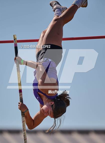 Thumbnail 2 in UIL 6A Track & Field Area 13&14 (Pole Vault) photogallery.