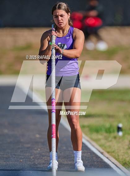 Thumbnail 2 in UIL 6A Track & Field Area 13&14 (Pole Vault) photogallery.