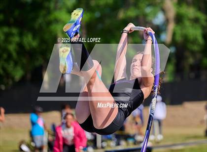 Thumbnail 1 in UIL 6A Track & Field Area 13&14 (Pole Vault) photogallery.