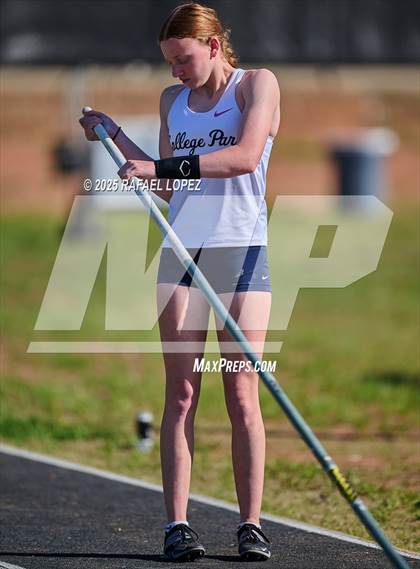 Thumbnail 3 in UIL 6A Track & Field Area 13&14 (Pole Vault) photogallery.