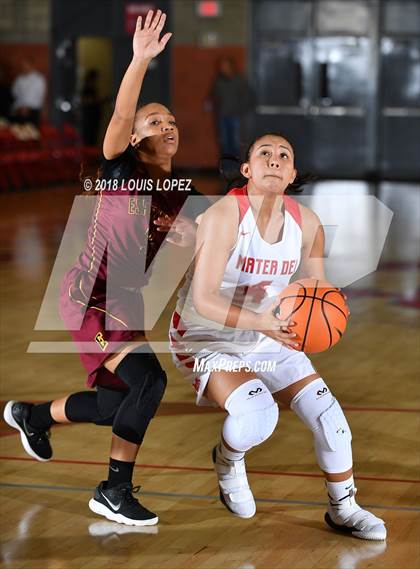 Thumbnail 2 in Esperanza @ Mater Dei (Nike Extravaganza) photogallery.