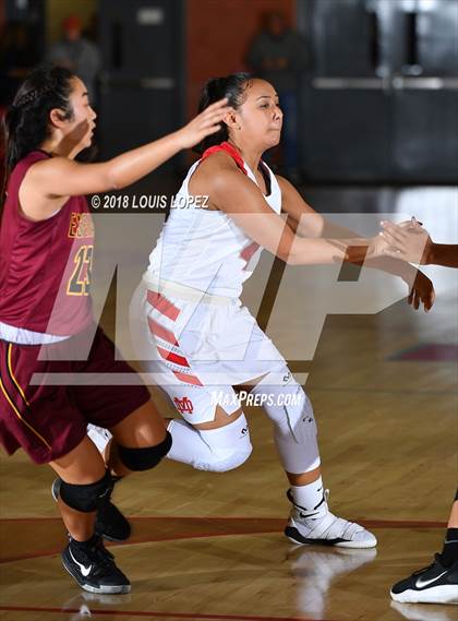 Thumbnail 2 in Esperanza @ Mater Dei (Nike Extravaganza) photogallery.