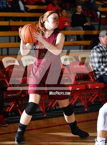 Thumbnail 3 in Esperanza @ Mater Dei (Nike Extravaganza) photogallery.
