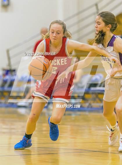 Thumbnail 3 in Truckee vs. Portola (Varsity Elite) photogallery.