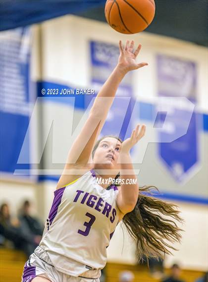 Thumbnail 1 in Truckee vs. Portola (Varsity Elite) photogallery.