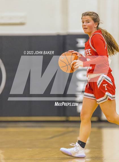 Thumbnail 3 in Truckee vs. Portola (Varsity Elite) photogallery.