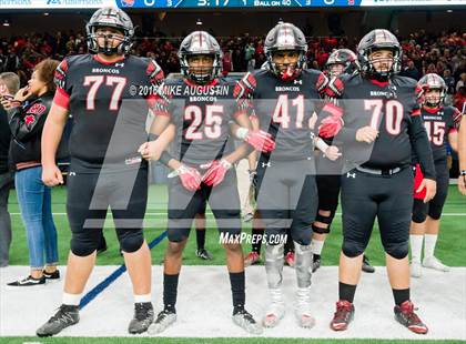 Thumbnail 1 in Wakeland vs. Mansfield Legacy (UIL 5A DI Regional Playoff at the Star) photogallery.