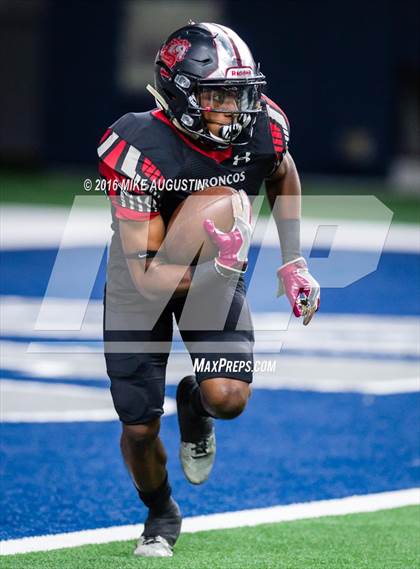 Thumbnail 1 in Wakeland vs. Mansfield Legacy (UIL 5A DI Regional Playoff at the Star) photogallery.