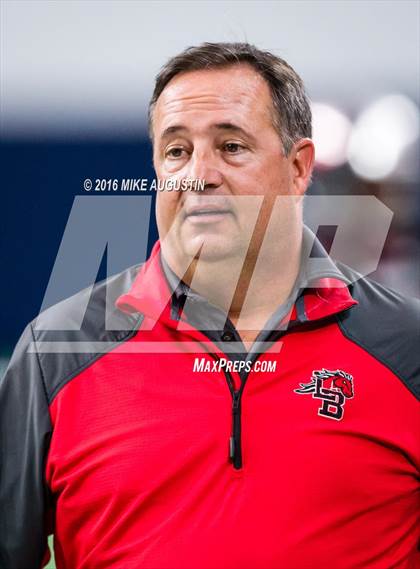 Thumbnail 3 in Wakeland vs. Mansfield Legacy (UIL 5A DI Regional Playoff at the Star) photogallery.