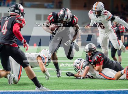 Thumbnail 3 in Wakeland vs. Mansfield Legacy (UIL 5A DI Regional Playoff at the Star) photogallery.