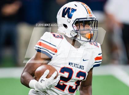 Thumbnail 3 in Wakeland vs. Mansfield Legacy (UIL 5A DI Regional Playoff at the Star) photogallery.