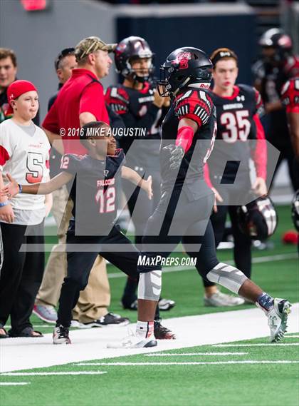 Thumbnail 3 in Wakeland vs. Mansfield Legacy (UIL 5A DI Regional Playoff at the Star) photogallery.