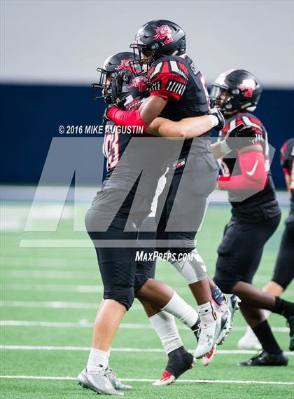 Thumbnail 2 in Wakeland vs. Mansfield Legacy (UIL 5A DI Regional Playoff at the Star) photogallery.