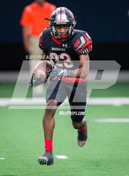 Thumbnail 2 in Wakeland vs. Mansfield Legacy (UIL 5A DI Regional Playoff at the Star) photogallery.