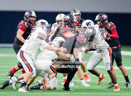Thumbnail 3 in Wakeland vs. Mansfield Legacy (UIL 5A DI Regional Playoff at the Star) photogallery.