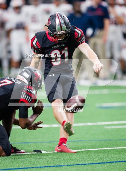 Thumbnail 2 in Wakeland vs. Mansfield Legacy (UIL 5A DI Regional Playoff at the Star) photogallery.