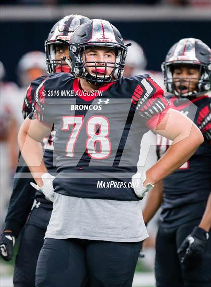 Thumbnail 3 in Wakeland vs. Mansfield Legacy (UIL 5A DI Regional Playoff at the Star) photogallery.