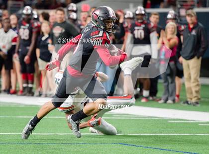 Thumbnail 3 in Wakeland vs. Mansfield Legacy (UIL 5A DI Regional Playoff at the Star) photogallery.