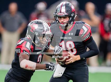 Thumbnail 2 in Wakeland vs. Mansfield Legacy (UIL 5A DI Regional Playoff at the Star) photogallery.