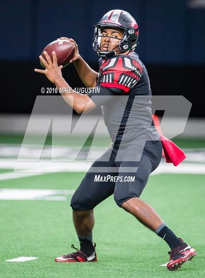 Thumbnail 2 in Wakeland vs. Mansfield Legacy (UIL 5A DI Regional Playoff at the Star) photogallery.