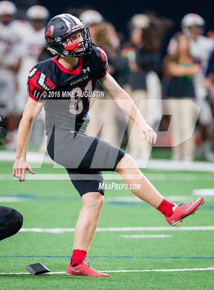 Thumbnail 2 in Wakeland vs. Mansfield Legacy (UIL 5A DI Regional Playoff at the Star) photogallery.