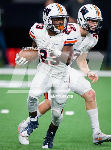 Thumbnail 2 in Wakeland vs. Mansfield Legacy (UIL 5A DI Regional Playoff at the Star) photogallery.