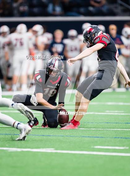Thumbnail 3 in Wakeland vs. Mansfield Legacy (UIL 5A DI Regional Playoff at the Star) photogallery.