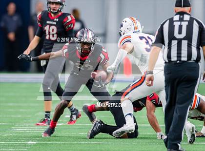Thumbnail 3 in Wakeland vs. Mansfield Legacy (UIL 5A DI Regional Playoff at the Star) photogallery.