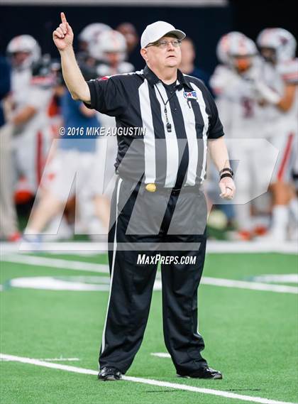 Thumbnail 1 in Wakeland vs. Mansfield Legacy (UIL 5A DI Regional Playoff at the Star) photogallery.