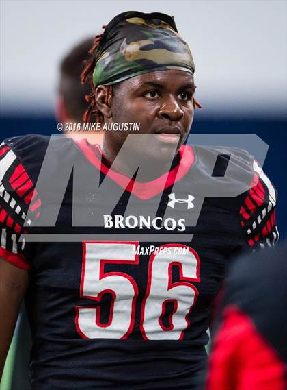 Thumbnail 2 in Wakeland vs. Mansfield Legacy (UIL 5A DI Regional Playoff at the Star) photogallery.