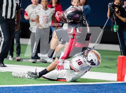 Thumbnail 2 in Wakeland vs. Mansfield Legacy (UIL 5A DI Regional Playoff at the Star) photogallery.
