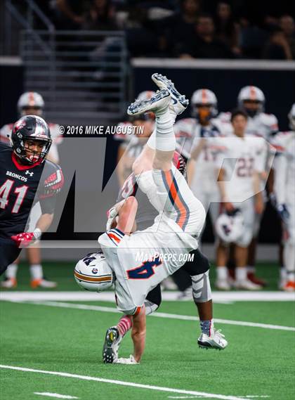 Thumbnail 1 in Wakeland vs. Mansfield Legacy (UIL 5A DI Regional Playoff at the Star) photogallery.