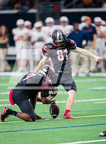 Thumbnail 1 in Wakeland vs. Mansfield Legacy (UIL 5A DI Regional Playoff at the Star) photogallery.