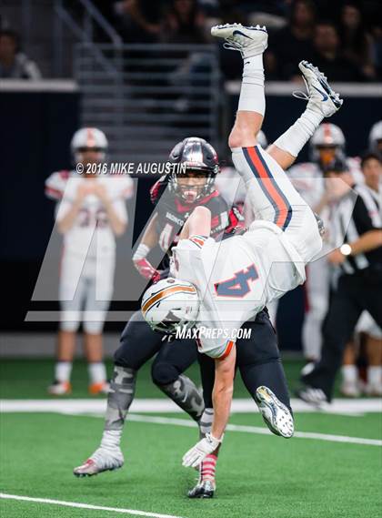 Thumbnail 2 in Wakeland vs. Mansfield Legacy (UIL 5A DI Regional Playoff at the Star) photogallery.