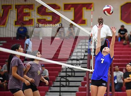 Thumbnail 2 in Charter Oak @ West Covina photogallery.