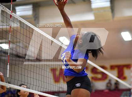 Thumbnail 2 in Charter Oak @ West Covina photogallery.