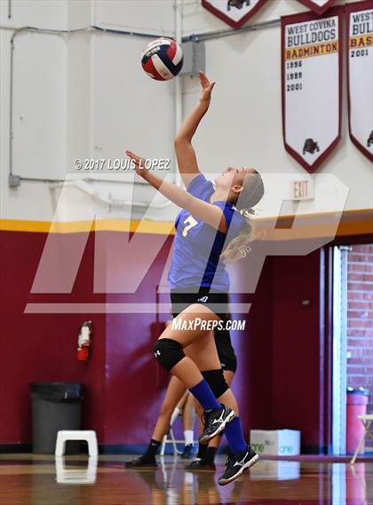 Thumbnail 1 in Charter Oak @ West Covina photogallery.
