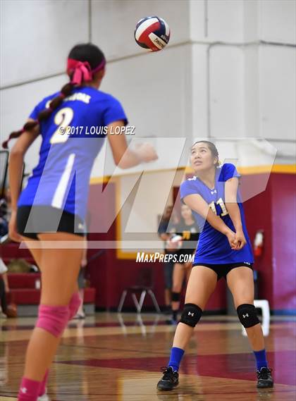Thumbnail 1 in Charter Oak @ West Covina photogallery.