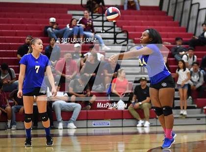 Thumbnail 1 in Charter Oak @ West Covina photogallery.