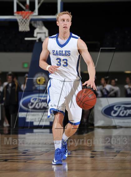 Thumbnail 2 in Damien vs. Santa Margarita (CIF-SS 3AA Final)  photogallery.