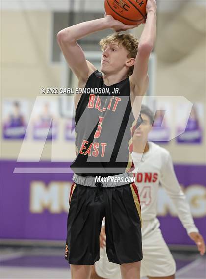 Thumbnail 3 in Grace Christian Academy vs. Bullitt East photogallery.
