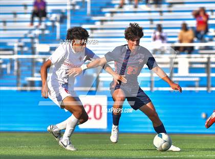 Thumbnail 1 in Seven Lakes vs. Duncanville (UIL 6A Soccer Semifinal) photogallery.